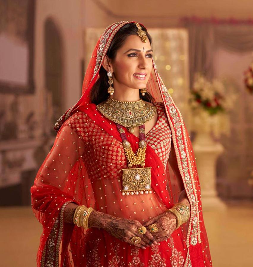 Best Jewellery Options to Match with your Red Bridal Lehenga | WeddingBazaar