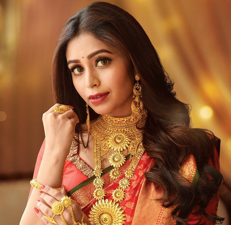 2020 Kalyan Jewellers Regional Brand Ambassador Ritabhari Chakraborty 